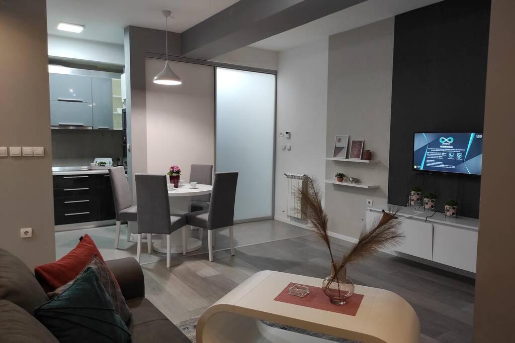 Centar One Apartmant Skopje Eksteriør bilde